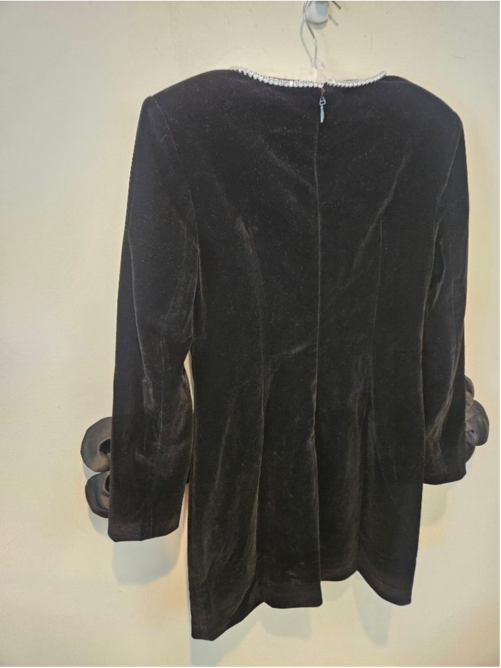 Women's FEHAUTE NWT Black Velvet Mini Dress Rhinestone & 3D Floral Cuffs, Size 4 - Picture 9 of 15